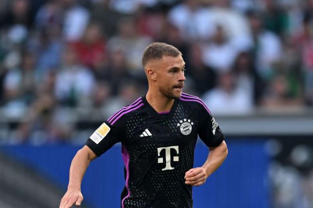 纸牌游戏-秦游夏：将基米希改回右后卫，正确的选择？